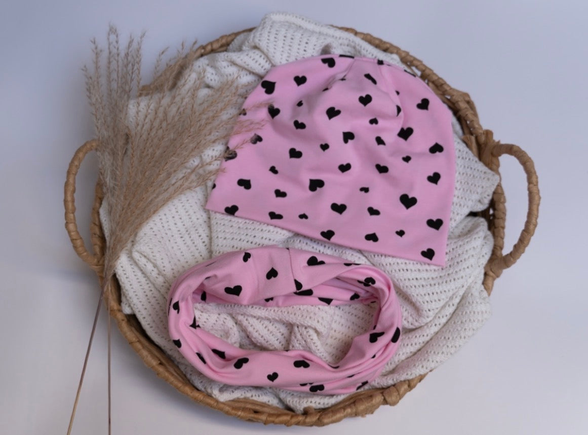 Set Căciuliță & Fular Pink Hearts
