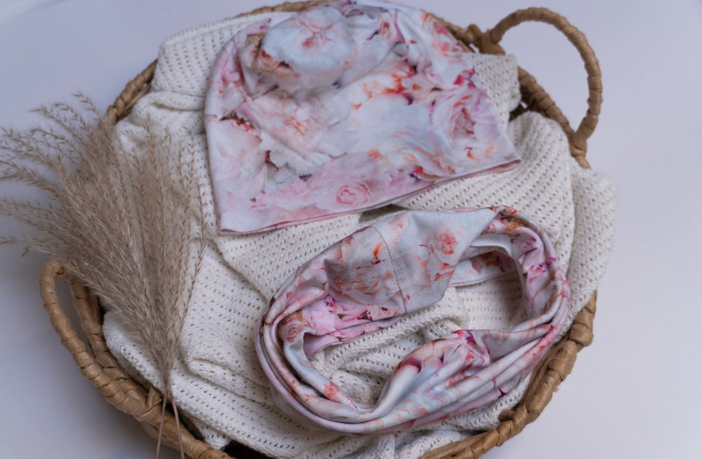 Set Căciuliță & Fular Blush Flowers